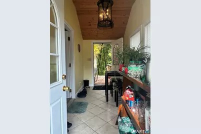 1031 Meriden Road, Waterbury, CT 06705 - Photo 8