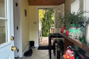 1031 Meriden Rd, Waterbury, CT 06705 - Photo 8