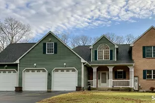 455 Chesterfield Rd, Montville, CT 06370 - Photo 1