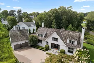 8 Gaylea Dr, Branford, CT 06405 - Photo 2