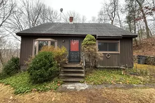 26 Village Cir, Naugatuck, CT 06770 - Photo 1