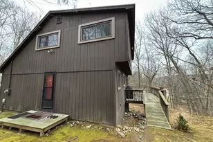 26 Village Cir, Naugatuck, CT 06770 - Photo 6