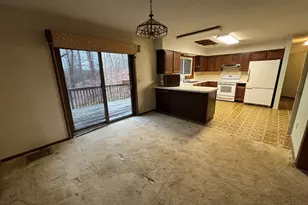 26 Village Cir, Naugatuck, CT 06770 - Photo 16