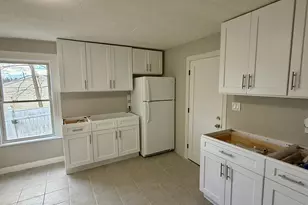 28 French St, Torrington, CT 06790 - Photo 2