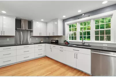 25 Summit Road, Greenwich, CT 06878 - Photo 10