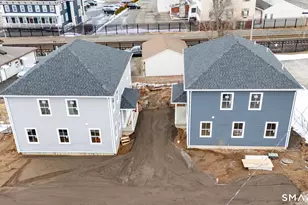 27 Hall Ave, Wallingford, CT 06492 - Photo 2