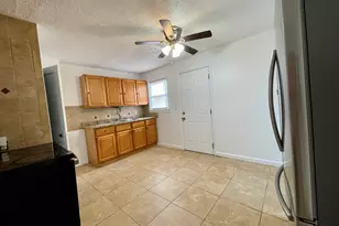 35 Baltic St, Hartford, CT 06112 - Photo 14