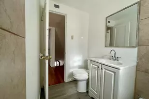 35 Baltic St, Hartford, CT 06112 - Photo 8