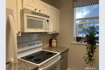 1070 New Haven Avenue #APT 47, Milford, CT 06460 - Photo 6