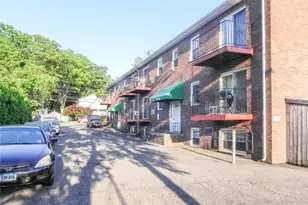 36 Turn of River Rd, Stamford, CT 06905 - Photo 2