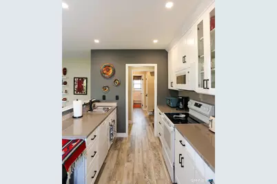 36 Turn Of River Road #APT B3, Stamford, CT 06905 - Photo 14