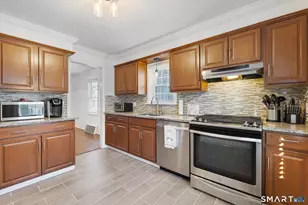 25 Lindsley Pl, Stratford, CT 06615 - Photo 26