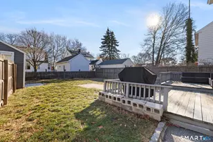 25 Lindsley Pl, Stratford, CT 06615 - Photo 6