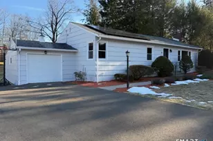 26 Kelly Rd, Hamden, CT 06518 - Photo 2