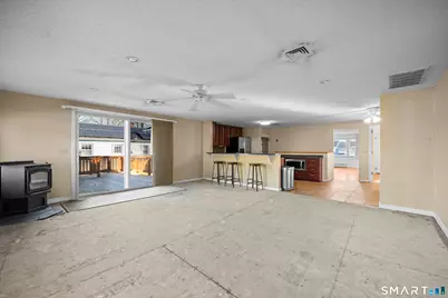 30 Jackson Street, Windsor Locks, CT 06096 - Photo 4