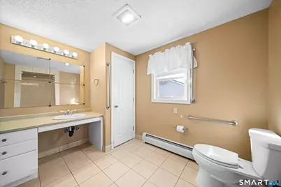 30 Jackson Street, Windsor Locks, CT 06096 - Photo 12