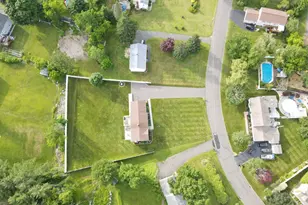 5 Mendes Rd, Danbury, CT 06811 - Photo 2