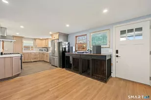 34 Perry Ave, Norwich, CT 06360 - Photo 4