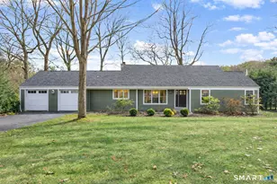 7 Hemlock Trail, Trumbull, CT 06611 - Photo 2