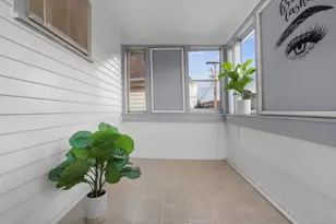 565 Carroll Ave, Bridgeport, CT 06607 - Photo 4