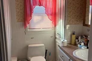 34 Mallory St, Danbury, CT 06810 - Photo 16