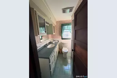 34 Mallory Street, Danbury, CT 06810 - Photo 10