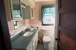 34 Mallory St, Danbury, CT 06810 - Photo 10