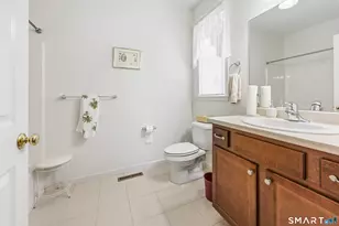 39 Phillips Farm Rd, East Hartford, CT 06118 - Photo 10