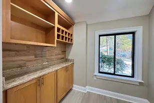 2 Highland Square, Avon, CT 06001 - Photo 8