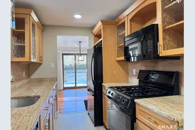 2 Highland Square #2, Avon, CT 06001 - Photo 6