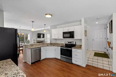 30 Southbridge Court #30, Simsbury, CT 06070 - Photo 6