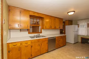 352 Carter Ln, Southington, CT 06489 - Photo 18