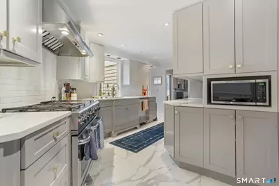 117 Blackwood Lane, Stamford, CT 06903 - Photo 6