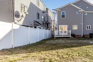 92 Lincoln Ave, Bridgeport, CT 06606 - Photo 26