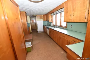 32 Hemlock St, East Hartford, CT 06111 - Photo 4