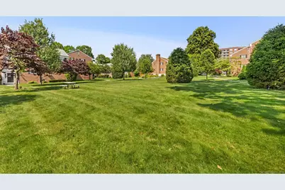 90 Strawberry Hill Avenue #3, Stamford, CT 06902 - Photo 18