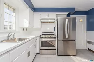 8 Reynolds Pl, Greenwich, CT 06831 - Photo 8