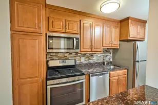 2625 Park Ave, Bridgeport, CT 06604 - Photo 8