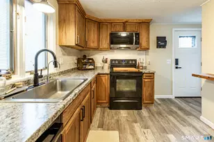 90 Goodwin Park Rd, Wethersfield, CT 06109 - Photo 4