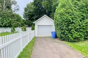 16 Meriden Ave, Meriden, CT 06451 - Photo 28