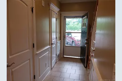 38 Smith Avenue, Waterbury, CT 06708 - Photo 2