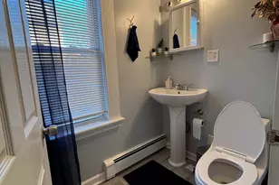 42 Bliss St, Hartford, CT 06114 - Photo 8