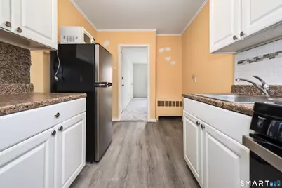 46 Nob Hill Circle #C, Bridgeport, CT 06610 - Photo 14