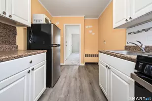 46 Nob Hill Cir, Bridgeport, CT 06610 - Photo 14