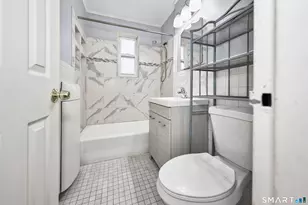 46 Nob Hill Cir, Bridgeport, CT 06610 - Photo 16