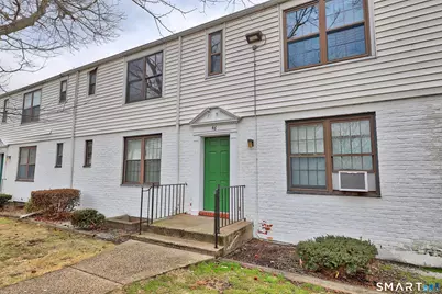 46 Nob Hill Circle #C, Bridgeport, CT 06610 - Photo 2