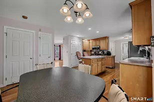 22 Commodore Hull Dr, Derby, CT 06418 - Photo 6