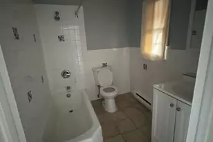 240 Oak St, Bridgeport, CT 06604 - Photo 4