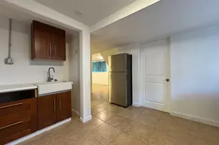 547 B Laurel St, East Haven, CT 06512 - Photo 4