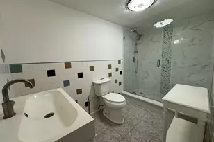 547 B Laurel St, East Haven, CT 06512 - Photo 2